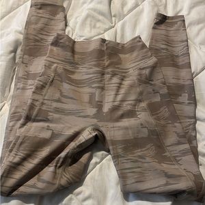 Alphalete Pocket Leggings